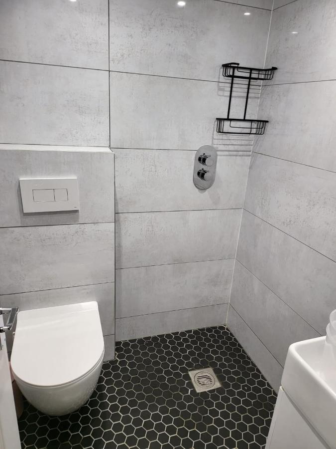 Fancy Basement Flat B Apartment London Exterior photo
