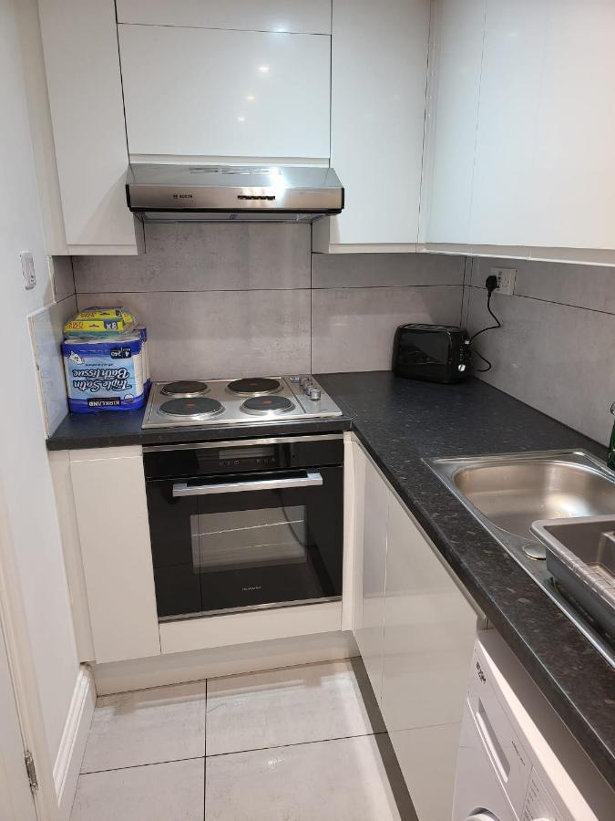 Fancy Basement Flat B Apartment London Exterior photo
