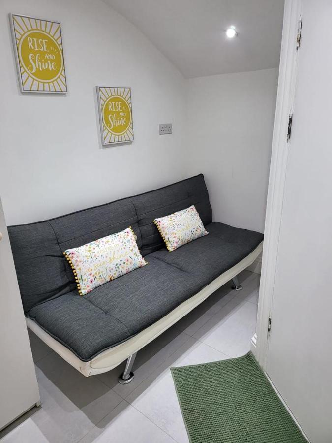 Fancy Basement Flat B Apartment London Exterior photo